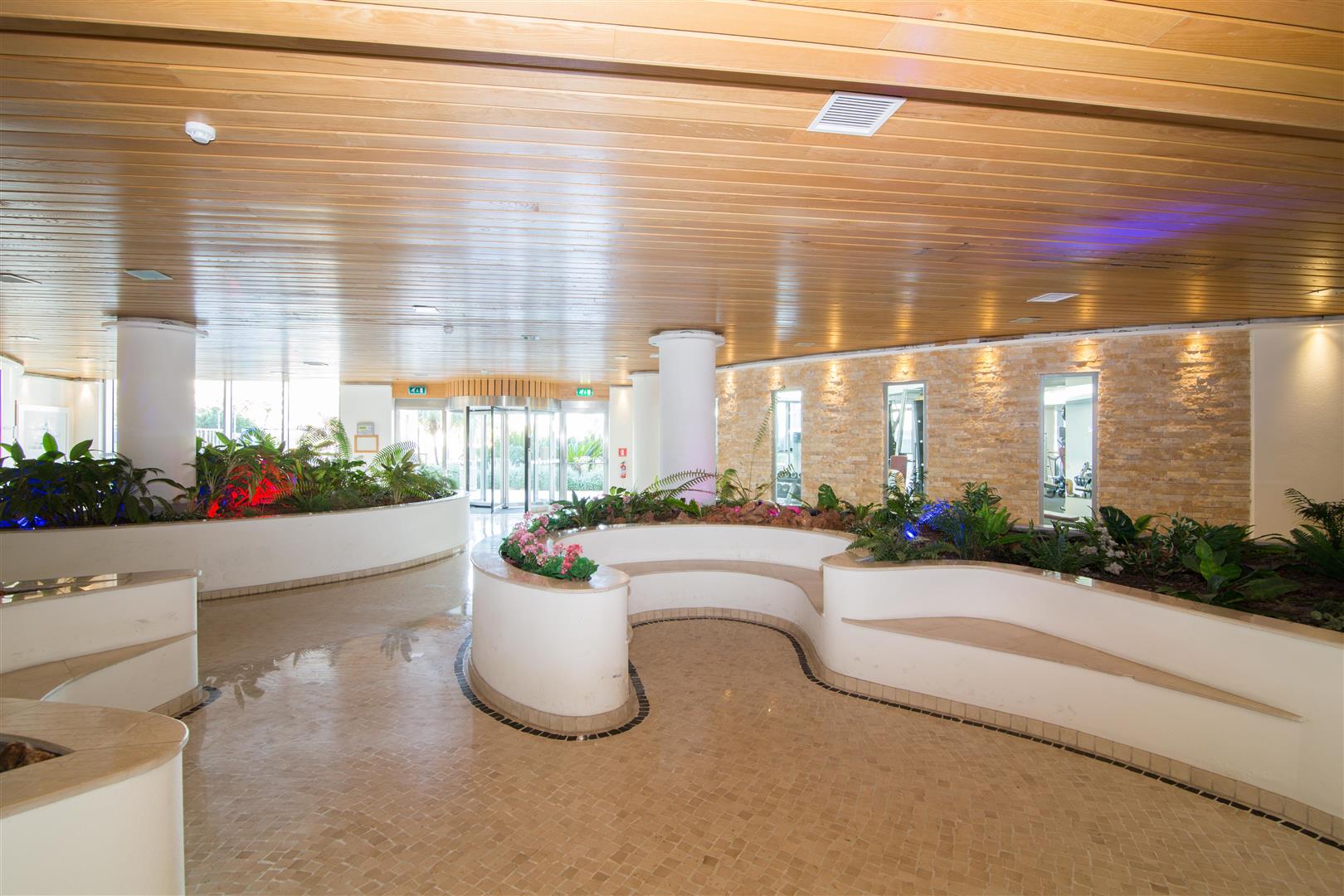 Image of Apartment - 2 Bedrooms - 2 Bathrooms for Rental in Royal Ocean Plaza-Gibraltar, Image 15